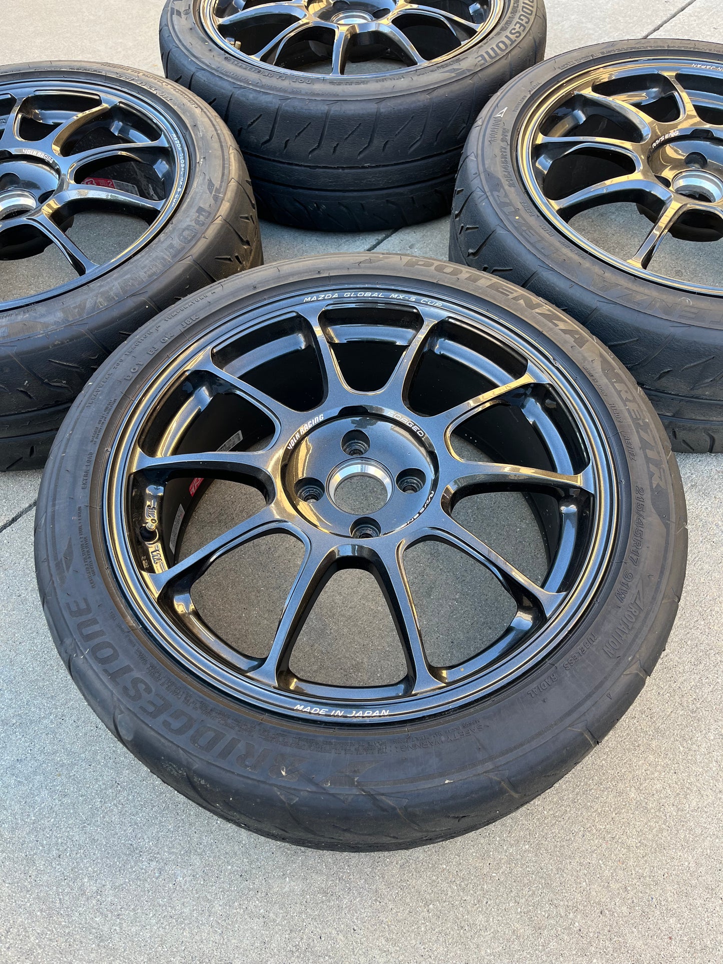 RAYS VOLK RACING ZE40 17x7.5 +40mm (4x100)