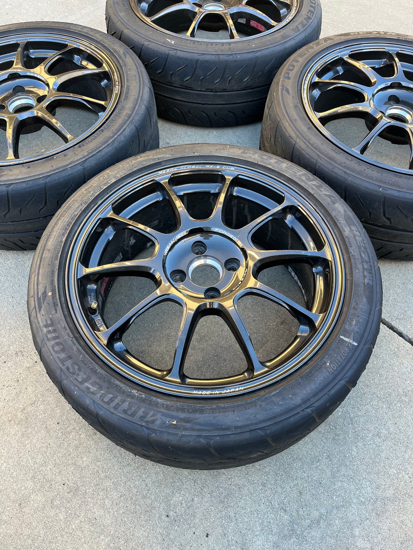 RAYS VOLK RACING ZE40 17x7.5 +40mm (4x100)