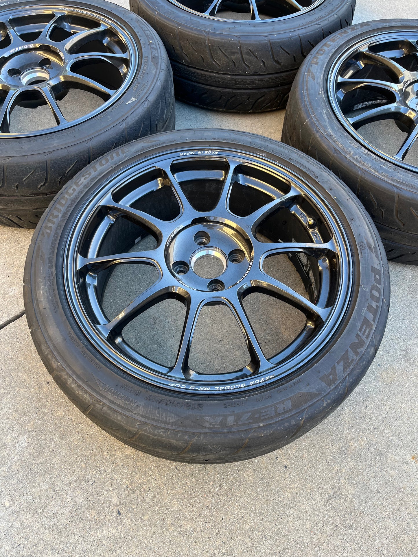 RAYS VOLK RACING ZE40 17x7.5 +40mm (4x100)